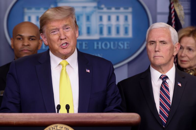 © Reuters. Presidente dos Estados Unidos, Donald Trump, e vice-presidente do país, Mike Pence