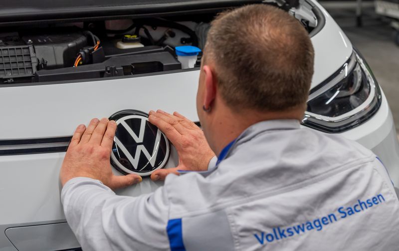 © Reuters. Linha de montagem do elétrico Volkswagen ID: 3 na fábrica da empresa em Zwickau, Alemanha