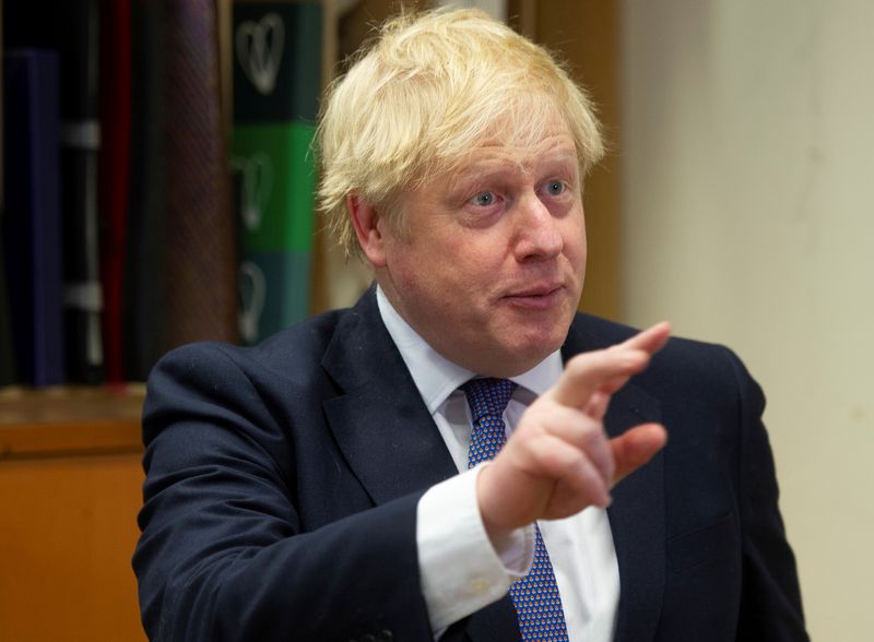 Boris Johnson advierte a británicos que muchas familias perderán más seres queridos por coronavirus