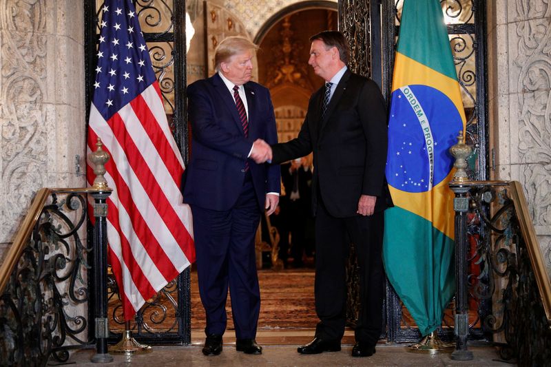 © Reuters. ブラジル大統領が新型コロナ感染、ホワイトハウス緊急会合＝ＴＶ