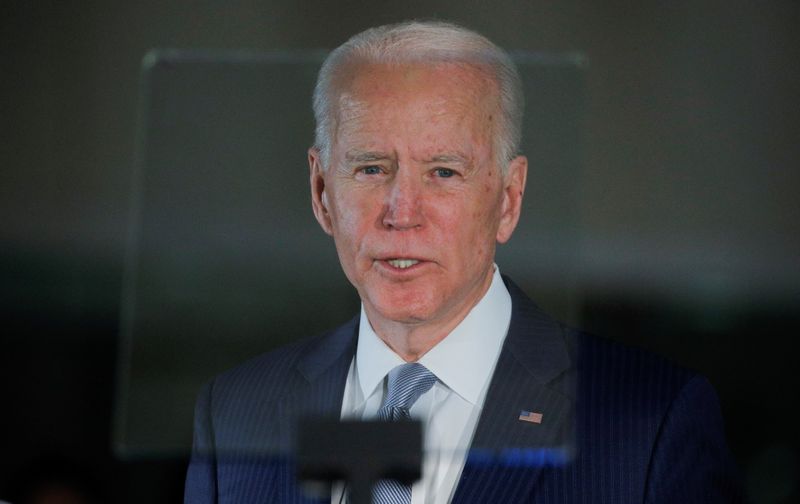 © Reuters. FILE PHOTO: Democratic U.S. presidential candidate and former Vice President Joe Biden speaks during a primary night speech in Philadelphia