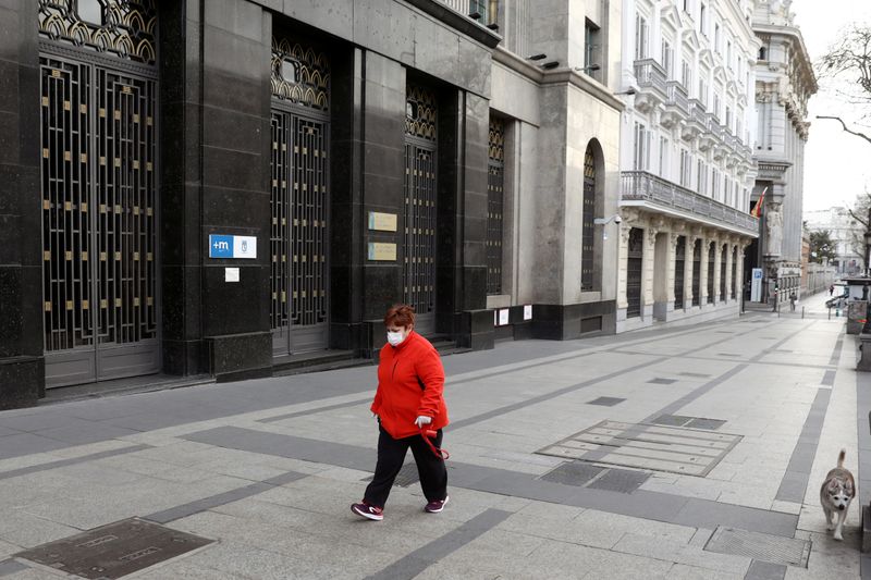 España se confina tras el decreto del Gobierno con límites estrictos para la vida pública
