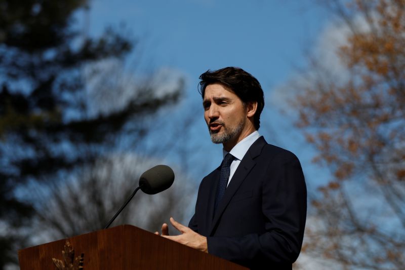 © Reuters. Canada's Prime Minister Justin Trudeau gives a speech at a news conference at Rideau Cottage in Ottawa