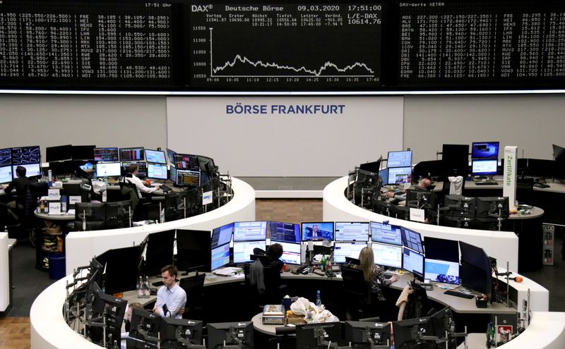 © Reuters. The German share price index DAX graph is pictured at the stock exchange in Frankfurt
