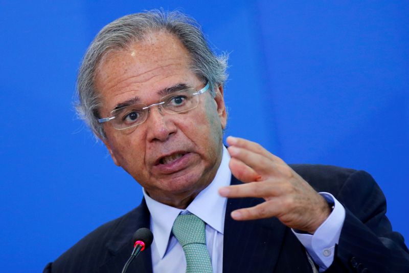 Economia brasileira ainda pode crescer 2,5% em 2020 apesar de crise global, diz Guedes