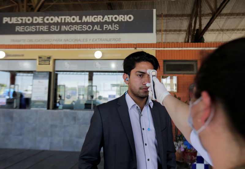 Paraguay restringe la circulación de personas para combatir el coronavirus