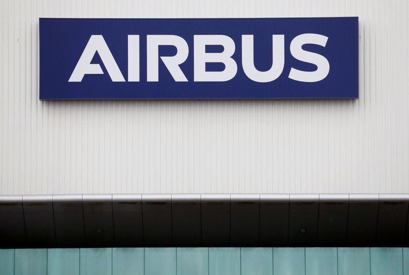 © Reuters. The logo of Airbus is pictured at their facility in Montoir-de-Bretagne near Saint-Nazaire