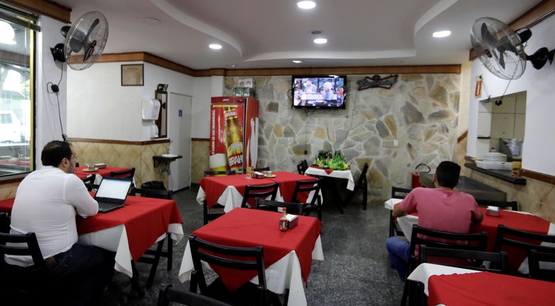 Após reunião com Bolsonaro, associação de restaurantes diz que haverá medidas para conter perdas do setor