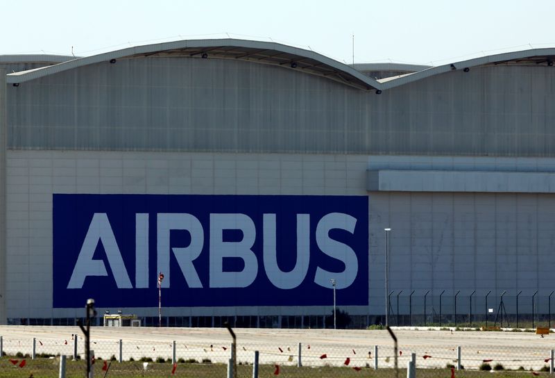 © Reuters. FILE PHOTO: An Airbus assembly plant in Seville, southern Spain