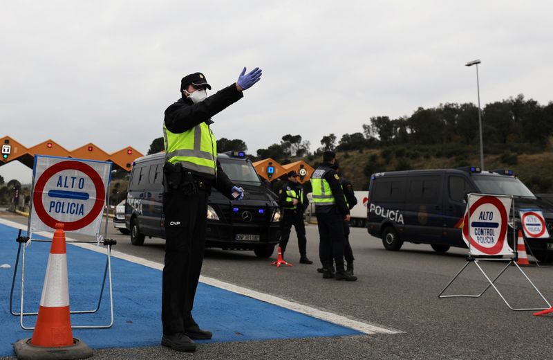 Europa cerrará sus fronteras mientras se prepara para una larga crisis por el virus