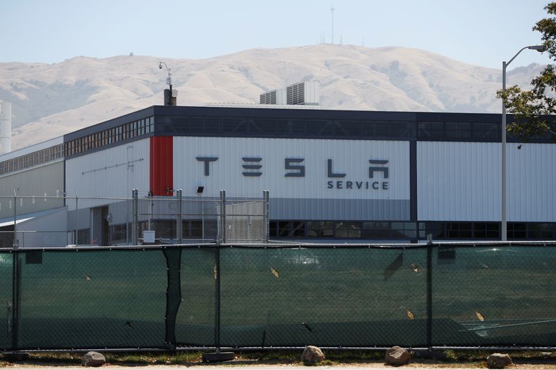 © Reuters. Fábrica da Tesla em Fremont, Califórnia (EUA)