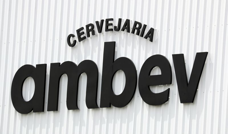 Ambev produzirá álcool gel em cervejaria do RJ para ajudar em crise do coronavírus