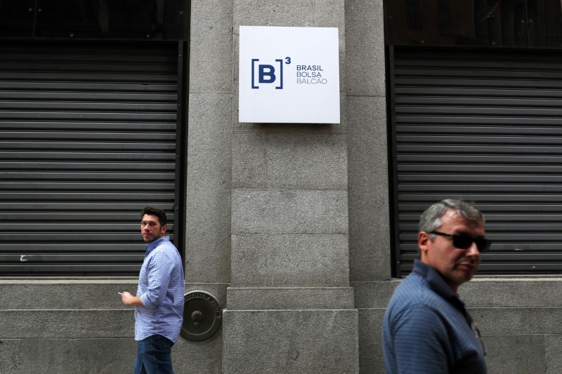 © Reuters. Fachada da B3, a bolsa de valores de São Paulo, em dia de circuit breaker