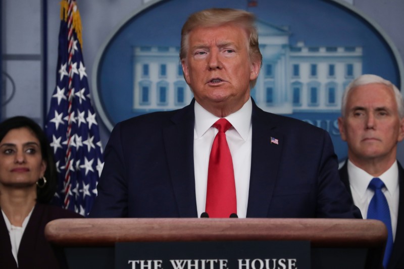 © Reuters. U.S. President Trump speaks about coronavirus response during task force daily briefing at the White House in Washington