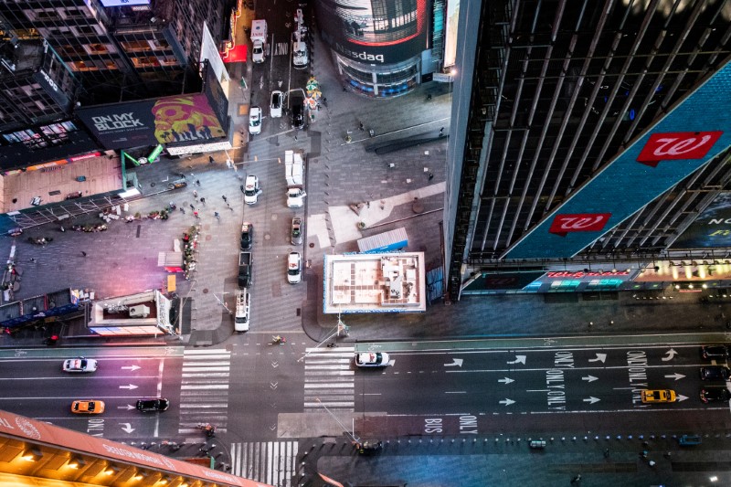 © Reuters. An empty street is seen on Times Square following the outbreak of coronavirus disease (COVID-19) in New York City