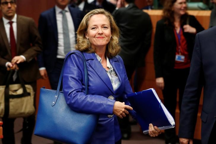 © Reuters. FOTO DE ARCHIVO: La ministra de Economía de España, Nadia Calviño, a su llegada a una reunión de los ministros de Finanzas de la zona euro en Bruselas