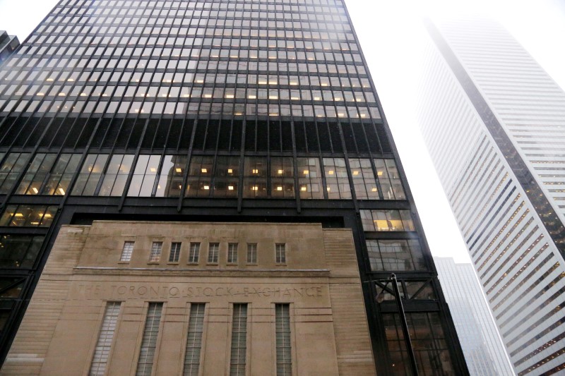 © Reuters. FILE PHOTO: The facade of the original Toronto Stock Exchange building is seen in Toronto