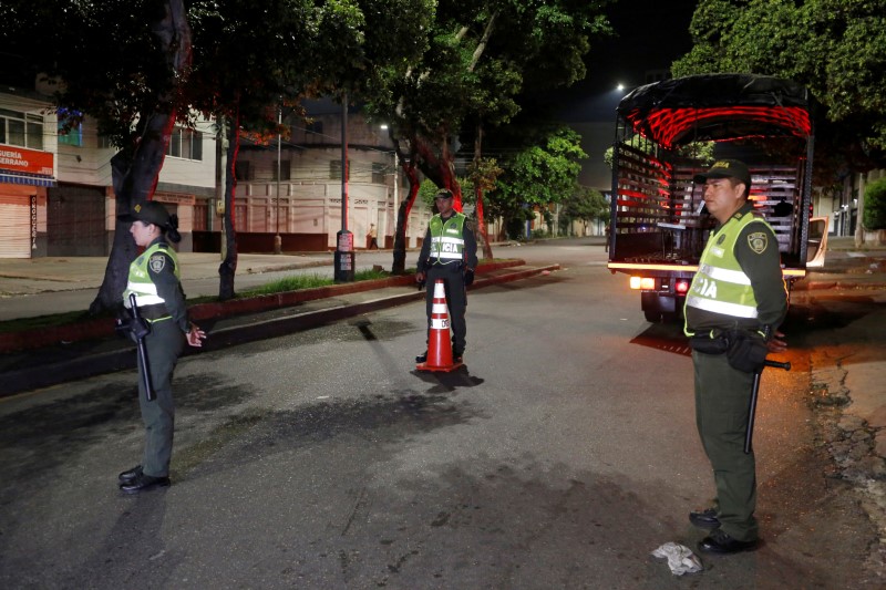 Colômbia suspende todas as entradas de pessoas do exterior