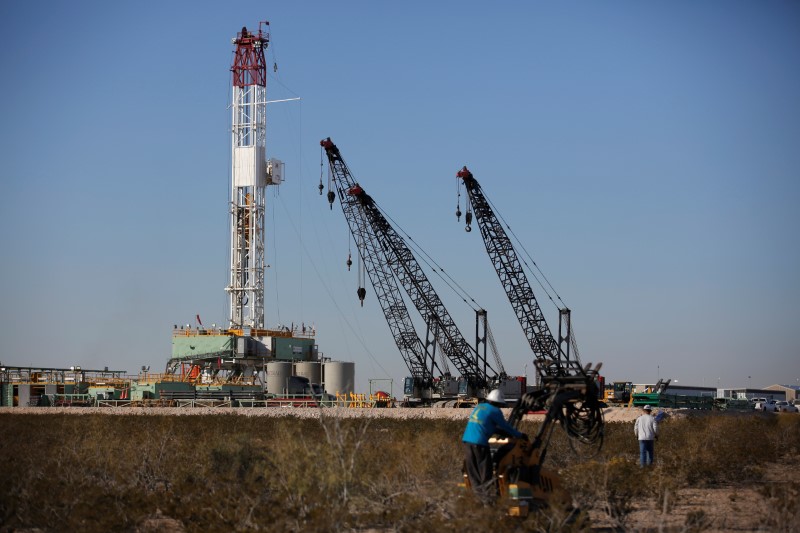 © Reuters. Sonda de petróleo em Loving County, Texas (EUA)