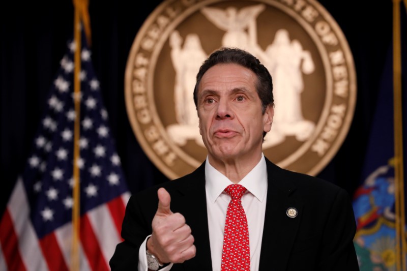 © Reuters. New York Governor Andrew Cuomo delivers remarks at a news conference regarding the first confirmed case of coronavirus in New York State in Manhattan borough of New York City, New York