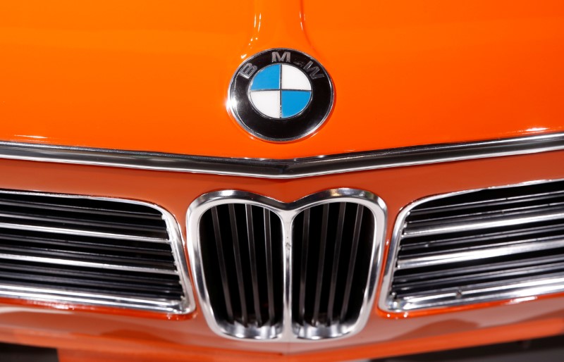 © Reuters. Logo of BMW is seen on a BMW 2002 tii Touring car in Zurich