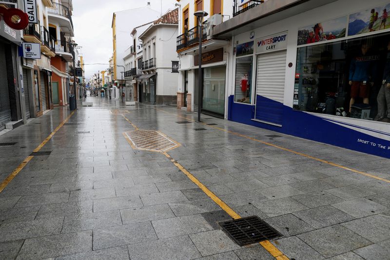 &copy; Reuters. An empty La Bola street is pictured during partial lockdown in downtown Ronda