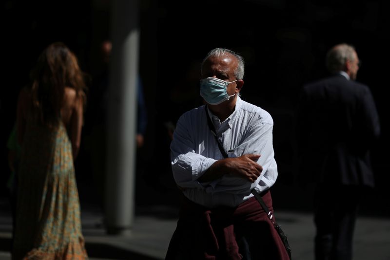 &copy; Reuters. استراليا تبدأ اجراءات لإغلاق البلاد مع ارتفاع حالات الإصابة بكورونا