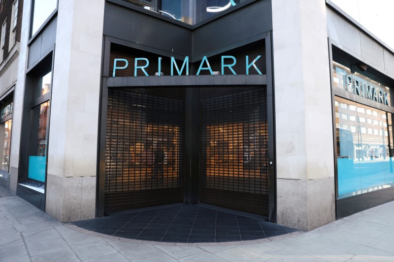 &copy; Reuters. Closed entrance of a Primark store on Oxford Street due to coronavirus disease (COVID-19) outbreak in London