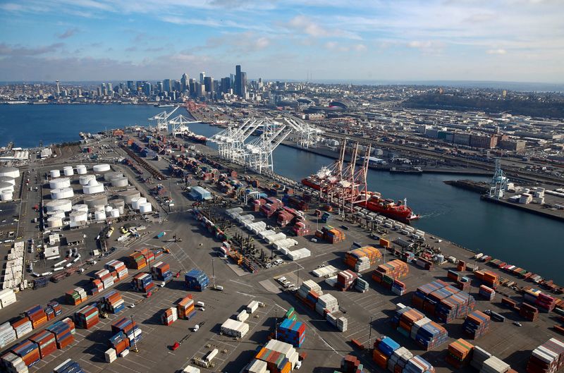 &copy; Reuters. FILE PHOTO: An aerial photo shows the Seoul Express container ship docked at Harbor Island at the Port of Seattle in Seattle