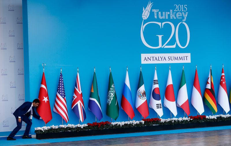 &copy; Reuters. Bandeiras de países do G20 durante cúpula do grupo em Antália, Turquia