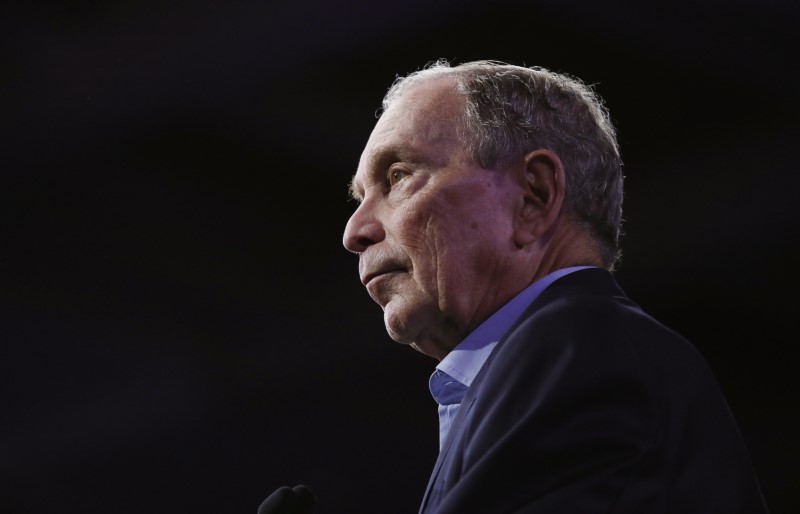© Reuters. Democratic U.S. presidential candidate Michael Bloomberg speaks at his Super Tuesday night rally in West Palm Beach, Florida, U.S.