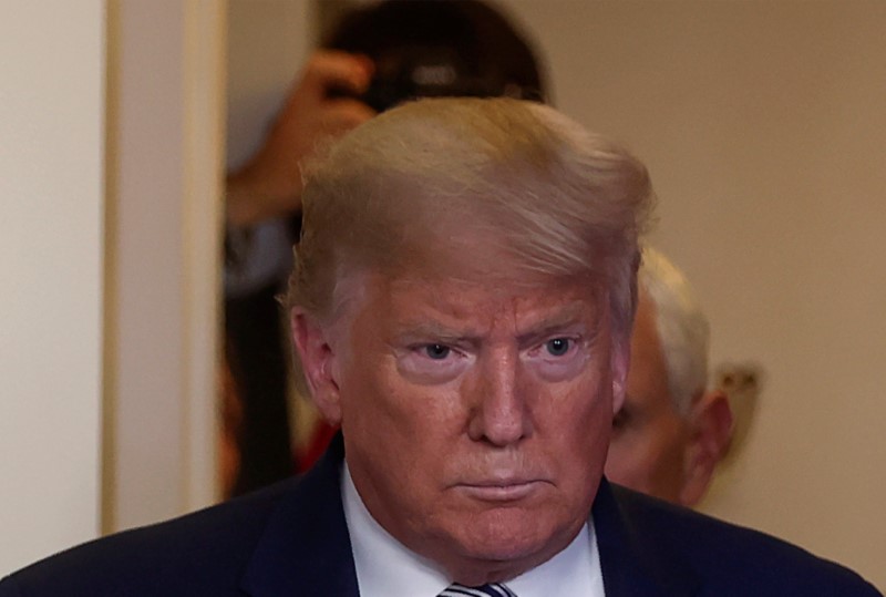 &copy; Reuters. U.S. President Trump leads coronavirus task force daily briefing at the White House in Washington