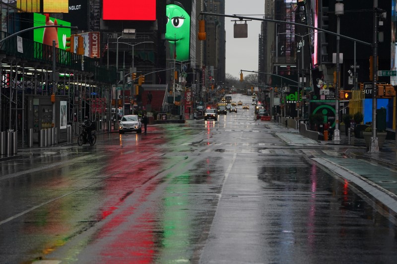 &copy; Reuters. Outbreak of the coronavirus disease (COVID-19), in the Manhattan borough of New York City