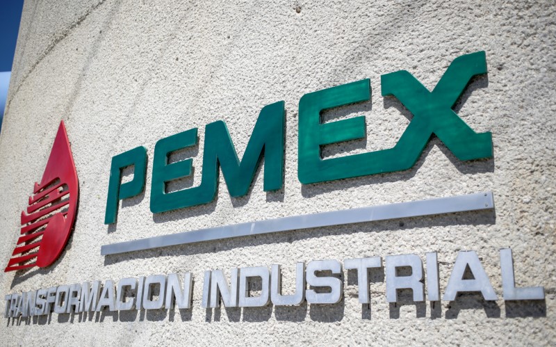 &copy; Reuters. The logo of Mexican oil company Pemex is pictured at Reynosa refinery, in Tamaulipas state