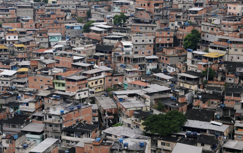 &copy; Reuters. A general view of Alemao slums complex during the coronavirus disease (COVID-19) outbreak in Rio de Janeiro