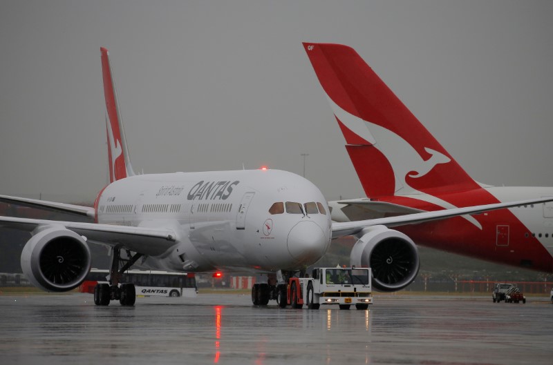 &copy; Reuters. Qantas airline&apos;s first Boeing 787 Dreamliner aircraft to be delivered sits on the tarmac of Sydney&apos;s International Airport in Australia