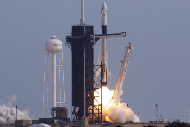 &copy; Reuters. A SpaceX Falcon 9 rocket, carrying the Crew Dragon astronaut capsule, lifts off on an in-flight abort test from the Kennedy Space Center in Cape Canaveral