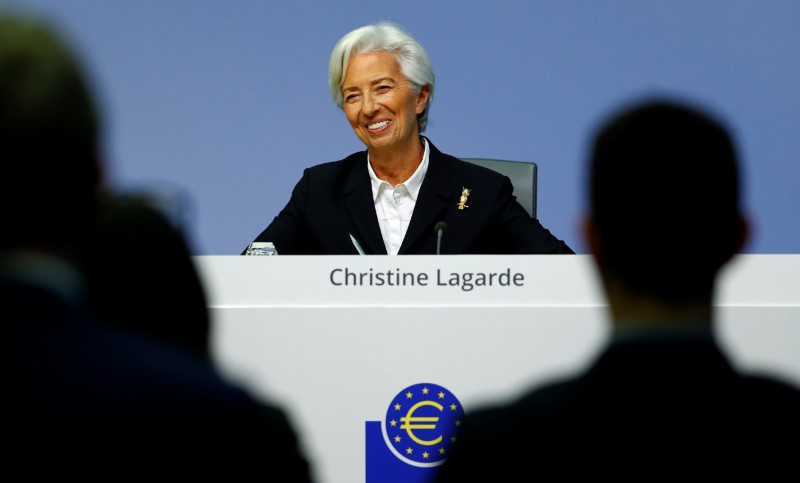 &copy; Reuters. FOTO DE ARCHIVO: La Presidenta del Banco Central Europeo (BCE), Christine Lagarde, habla en una conferencia de prensa en Frankfurt
