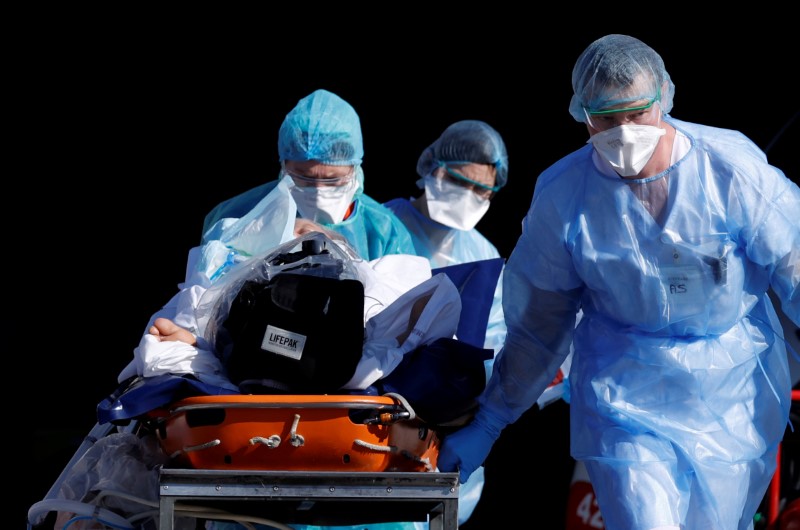 © Reuters. FILE PHOTO: Developments in France amid growing coronavirus disease (Covid-19)