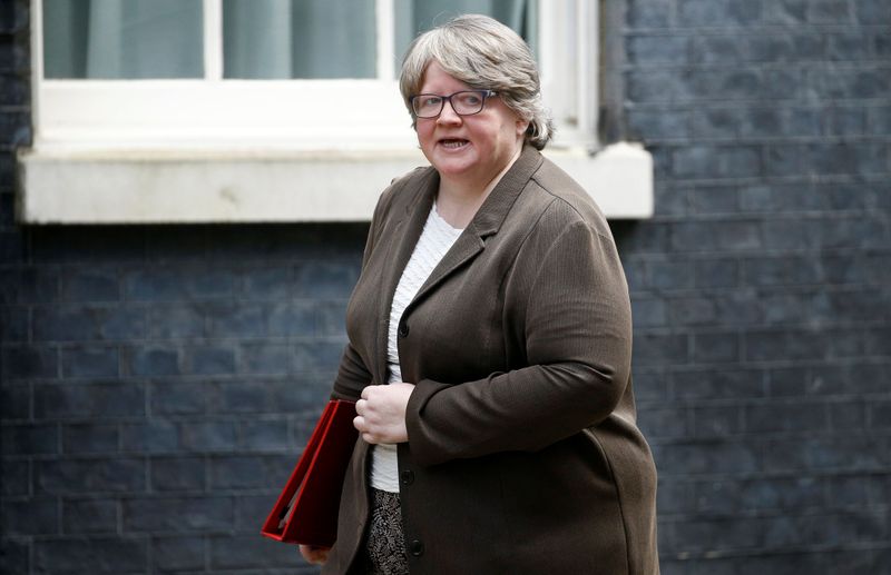 &copy; Reuters. Secretária de Trabalho e Pensões do Reino Unido, Therese Coffey, do lado de fora da residência oficial do primeiro-ministro em Londres