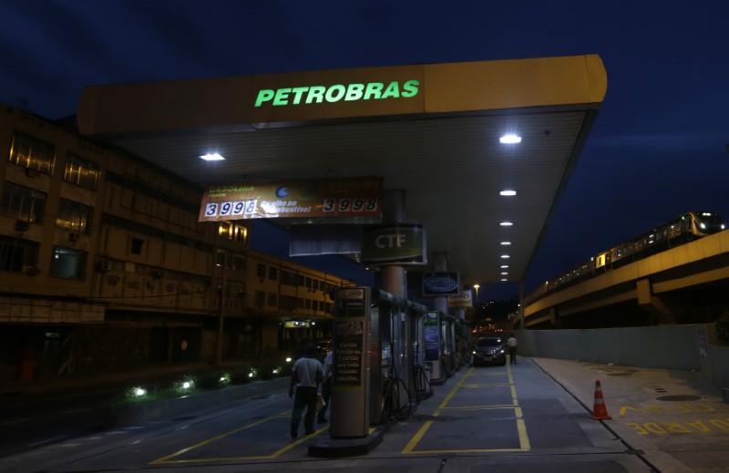 © Reuters. Posto de combustíveis no Rio de Janeiro (RJ)