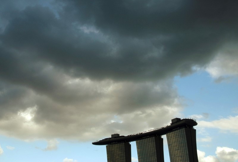 &copy; Reuters. Clouds are seen above the Marina Bay Sands resort in Singapore