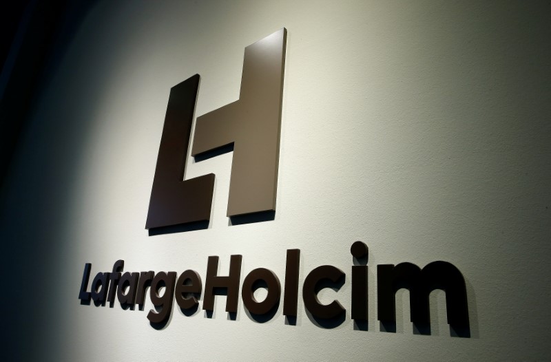 &copy; Reuters. The logo of LafargeHolcim, the world&apos;s largest cement maker, is seen in Zurich