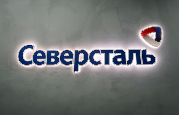 &copy; Reuters. Логотип Северстали на комбинате в Череповце