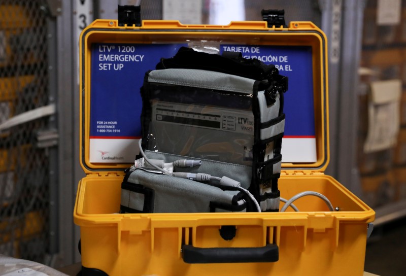 © Reuters. FILE PHOTO: A ventilator is seen at the New York City Emergency Management Warehouse