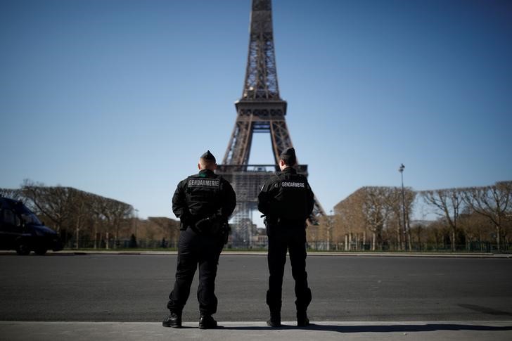 &copy; Reuters. 仏、新型コロナ死者1700人に迫る　全土封鎖を4月15日まで延長
