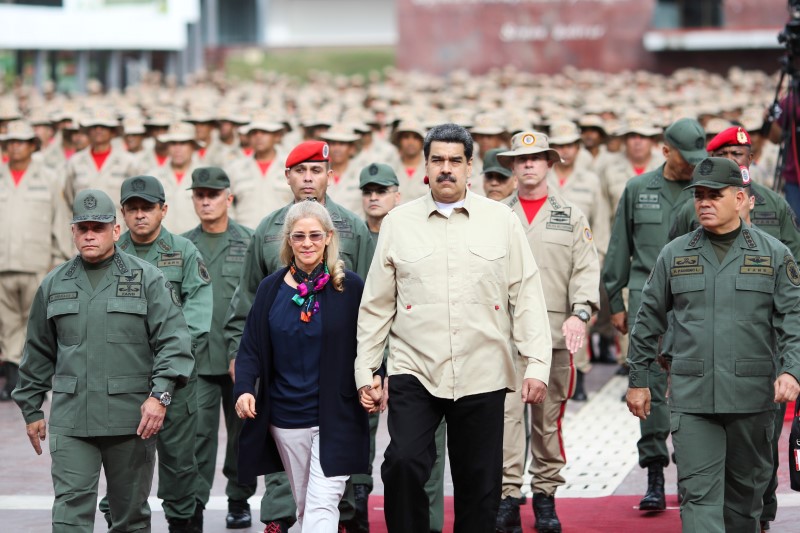 &copy; Reuters. FOTO DE ARCHIVO: El presidente de Venezuela, Nicolás Maduro, participa en una ceremonia con altos mandos de las Fuerzas Armadas en Caracas