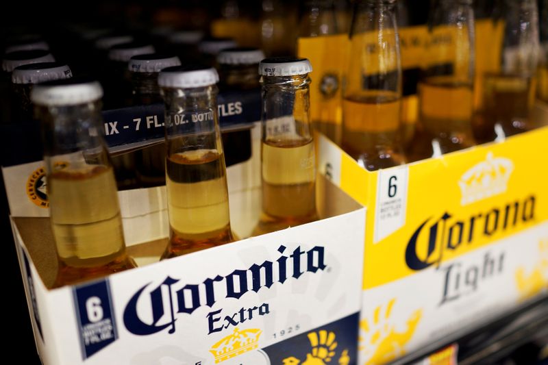 &copy; Reuters. Bottles of the beer, Corona, a brand of Constellation Brands Inc., sit on a supermarket shelf in Los Angeles