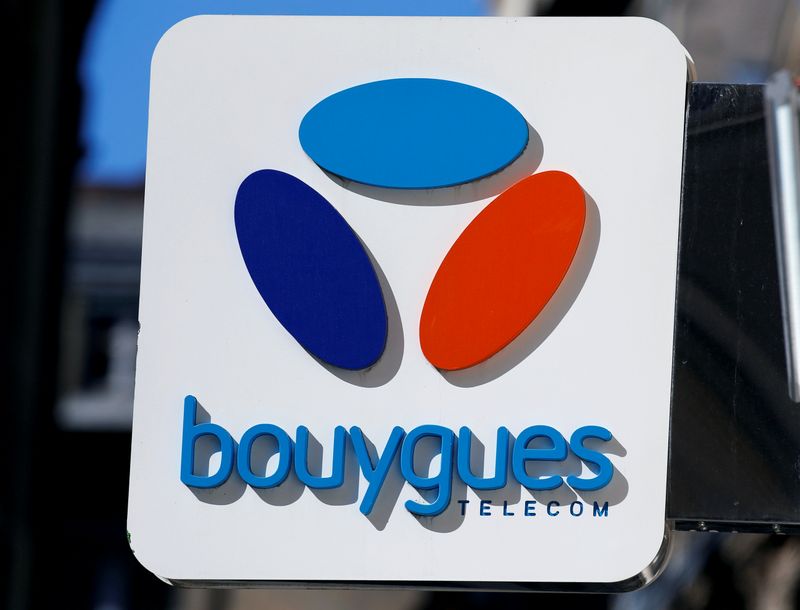 &copy; Reuters. FILE PHOTO: The Bouygues Telecom company logo is seen at a shop in Bordeaux