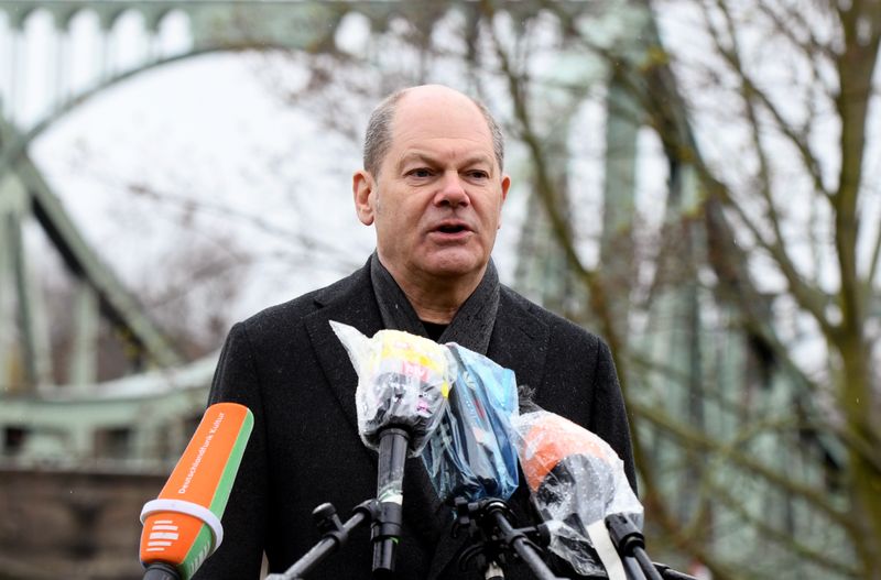&copy; Reuters. Finance Minister Olaf Scholz addresses the media during the coronavirus disease (COVID-19) outbreak